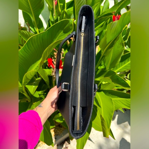 Kate Spade Black Zipper Top Leather Tote - Great condition - see pictures - Picture 11 of 11